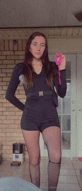 would you let this sexy swat cuff you daddy ? 😉