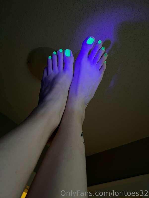 Hehe, ok, last time playing with the black light ;)