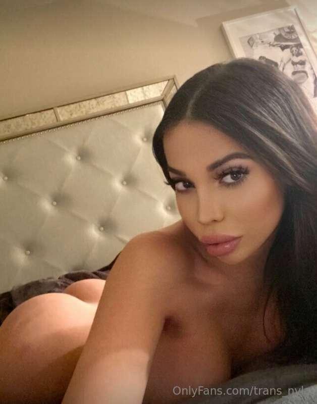 TIGHT ASS SPREAD OPEN 🍑Let's relax and cum together, my tigh..