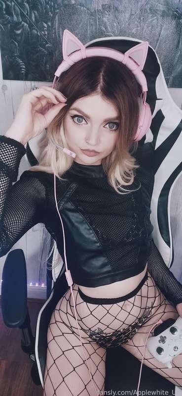 applewhite_uk image #2