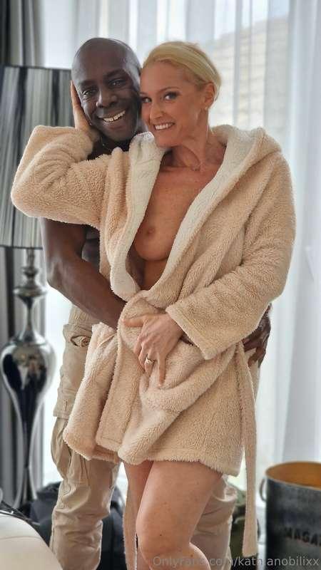 Joss could never wait to undressed me! 😅😅😅
