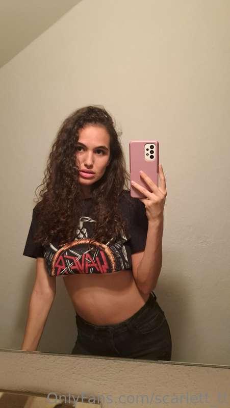 Mirror, mirror on the wall... Am I the prettiest of them all..