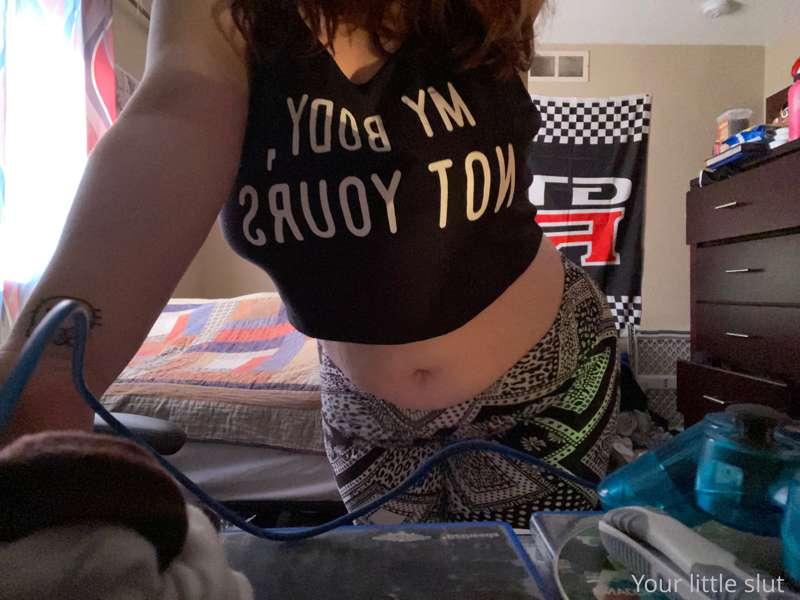 I’ve been sick this week 🥺 who wants a free ass pic today 👀