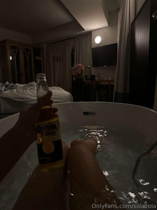 💥😍I like to relax just like that, with a bottle of beer in a..