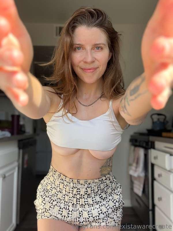 Practicing my chair pose after a very sweaty run 🤪😌✨