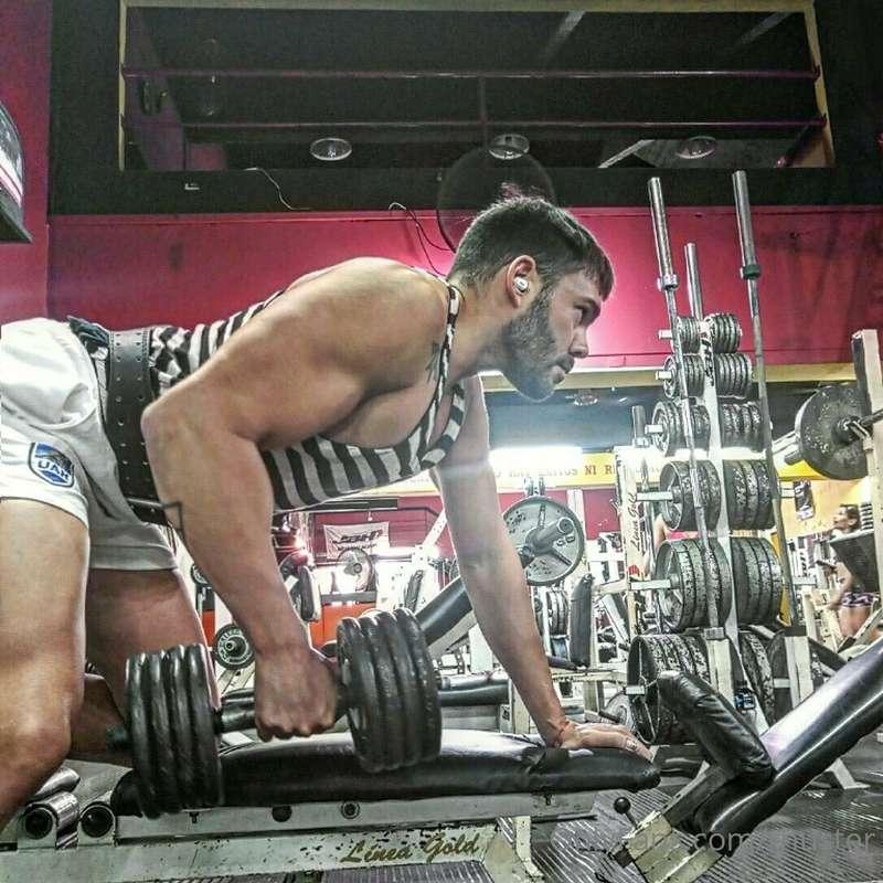 I love to train and also that position, it's my favorite 😈