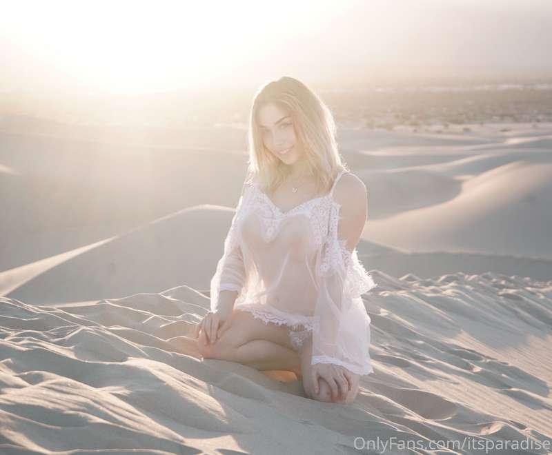 These dunes & the figure💋
