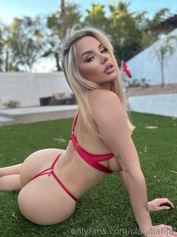 I know what you're looking at...😉