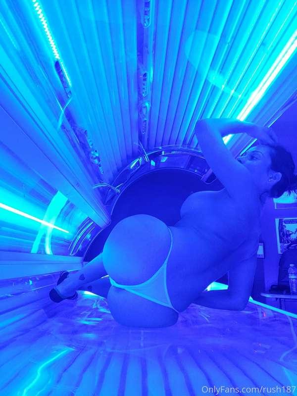Wanna lil tease from tanning bed?