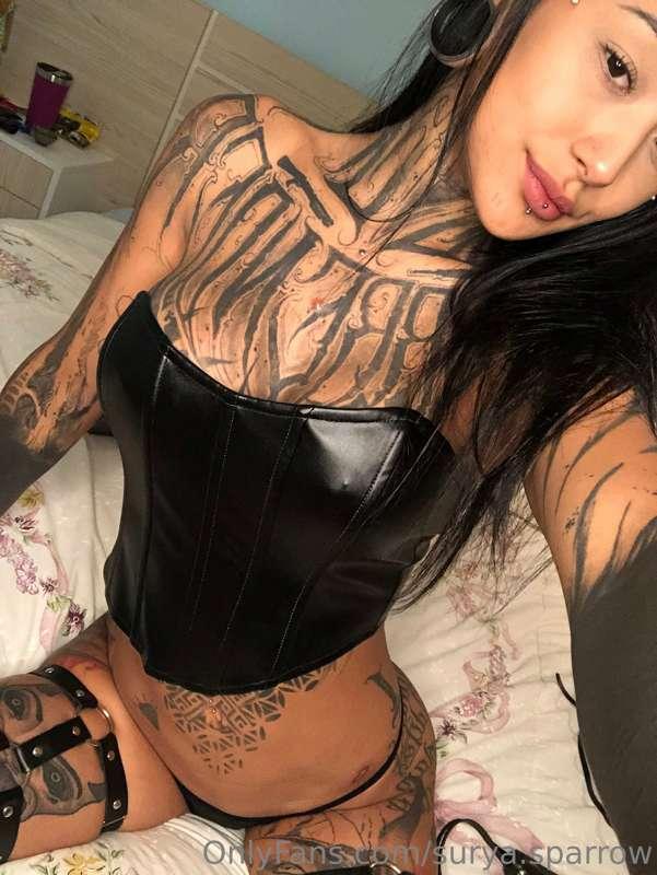 Do you prefer with the leather top or naked with the hard ni..