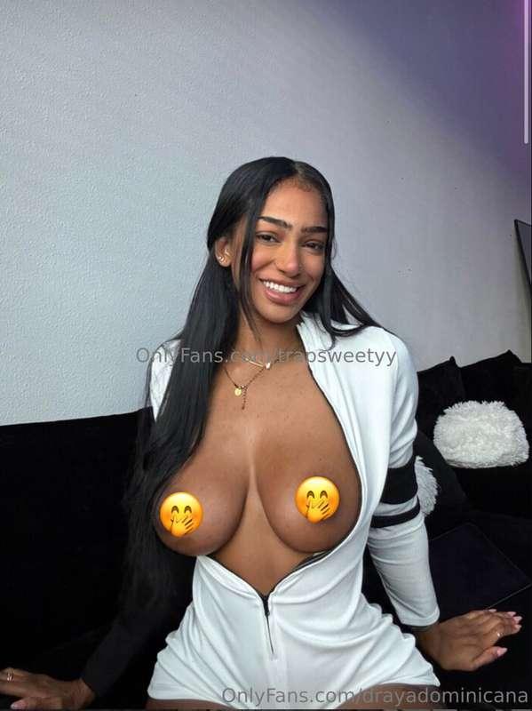 🚨 LIVE NOW🚨freckled dominican beauty @drayadominicana is a O..
