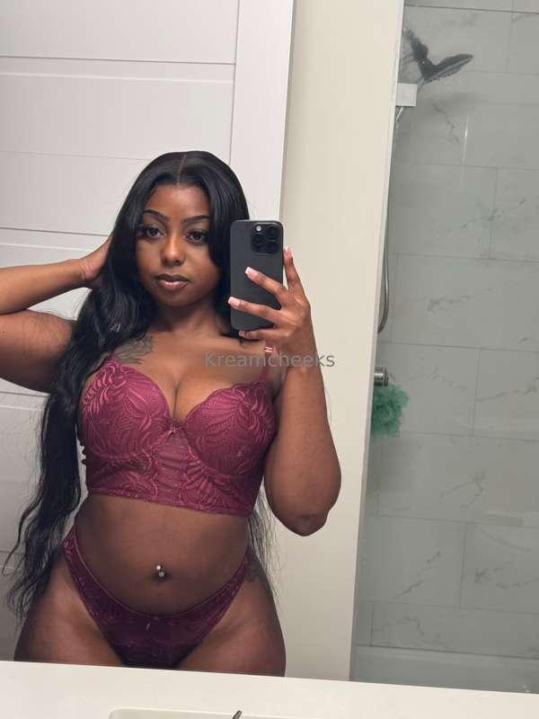 Can I be your fantasy 🧚