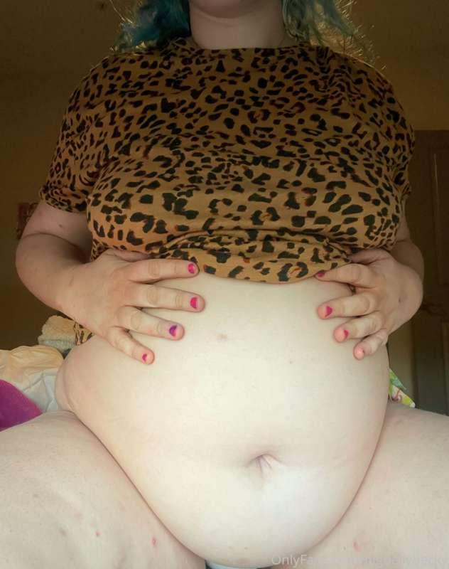 bigbellybeckyofficial image #0