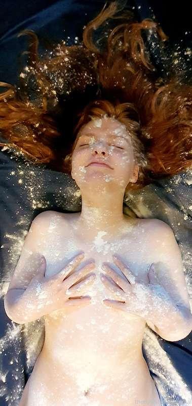 Mehl! Guten Abend meine lieben, ich hatte zuviel Mehl vom ba..