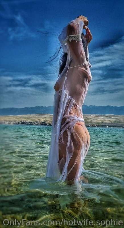 Hoće li se netko okupati sa mnom? 🏖🌊💦💦