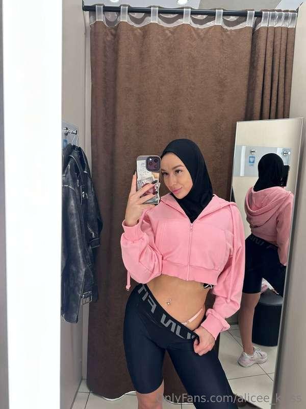 Something adult in fitting room 😈