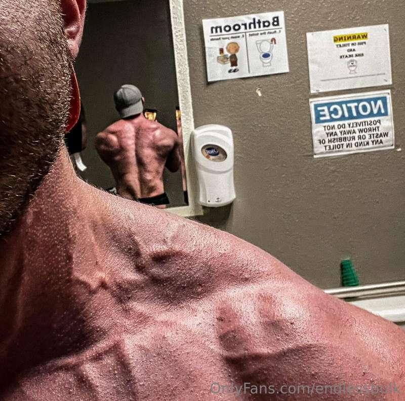 #joocy throwback to summer last year 💪