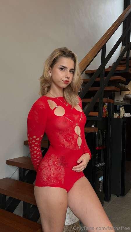 Do I look good in red? 💋
