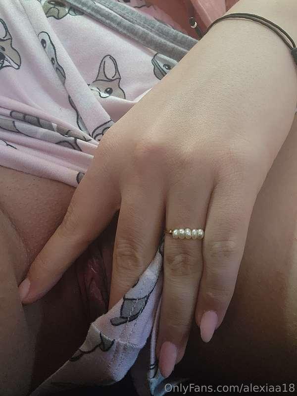 🥵💦 swipe right for a short teaser 😇