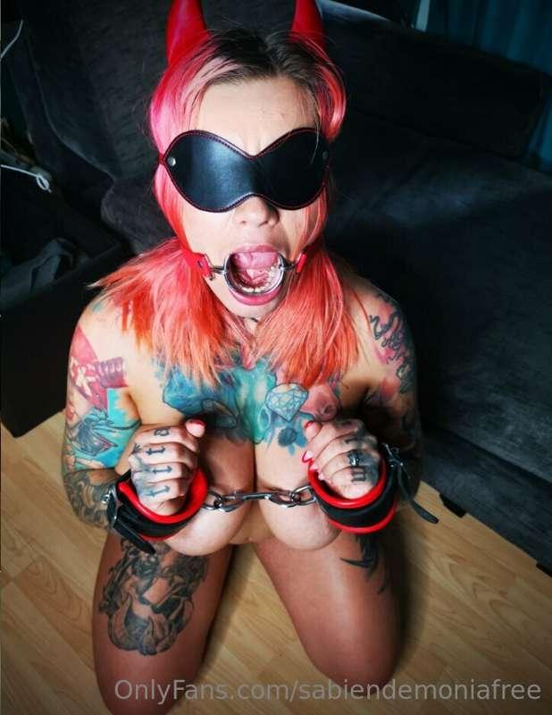 ⛓️⛓️ur personal bdsm slave ⛓️⛓️

For videos like that follow..