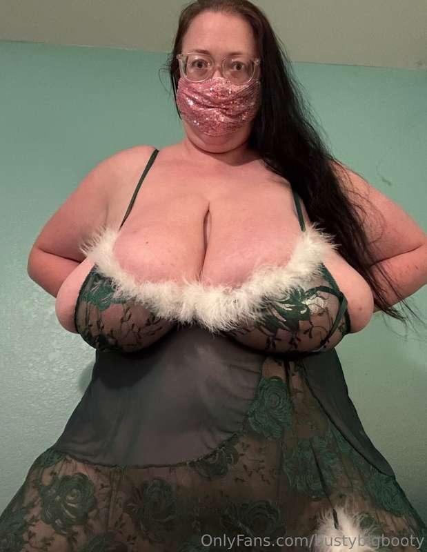 bustybigbooty image #4