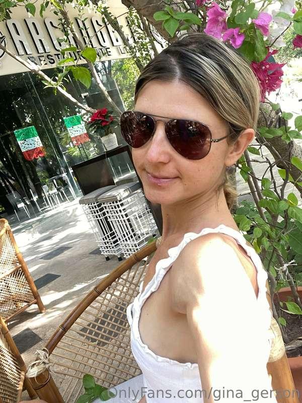 Flowers 💐 lover ❤️I enjoy to be in very cute and comfy place..