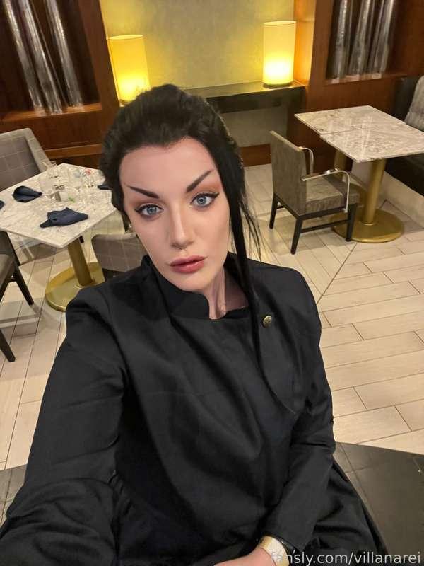 A few more Geto cosplay selfies ✨ I’m so pleasantly surprised at how good I feel in this cosplay! 

#fyp #cosplay #cosplayer #tallgirl #tall #gothgirl #altgirl