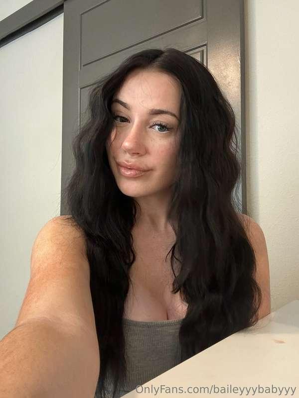 Wavy hair day💖