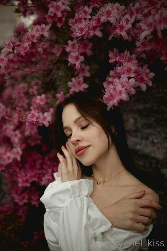 I love it when spring comes and there are so many flowers ar..