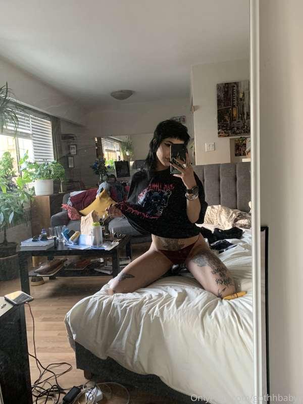 Who wants to play with me? 😈