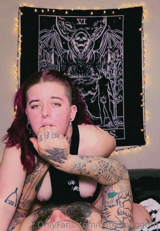 I like it when I can’t breathe 😈

subscribe to @dropoutbrent..
