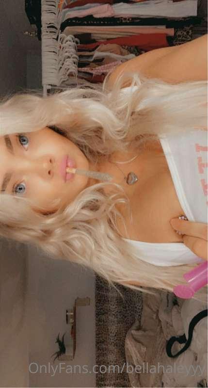 bellahaleyyy main image