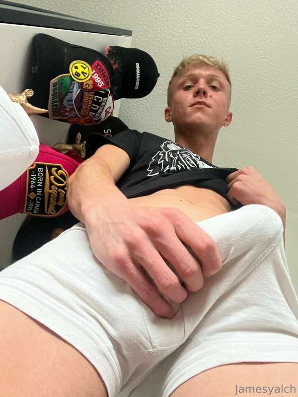 # **Hey I'm going live in 30 minutes! See you then 😈**