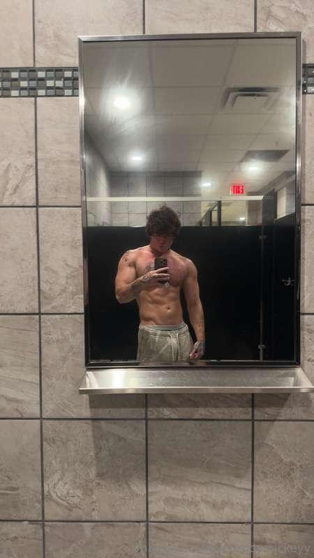 yourboymickeyy main image