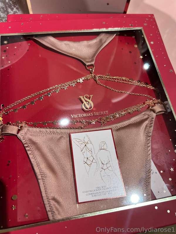  Imagine me in this sexy piece! 🔥 🔥 🔥 But it for me, Daddy! ..
