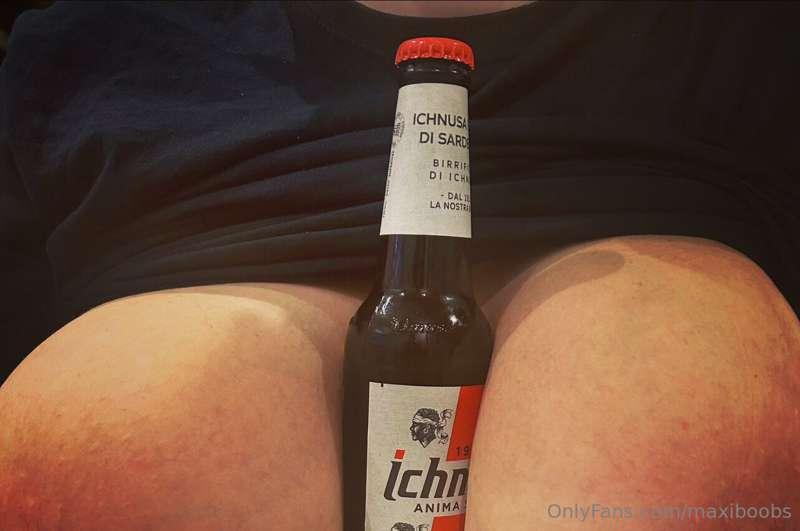 Vuoi bere una birra con me? 😉🔥💦💌
Do you want to have a beer ..