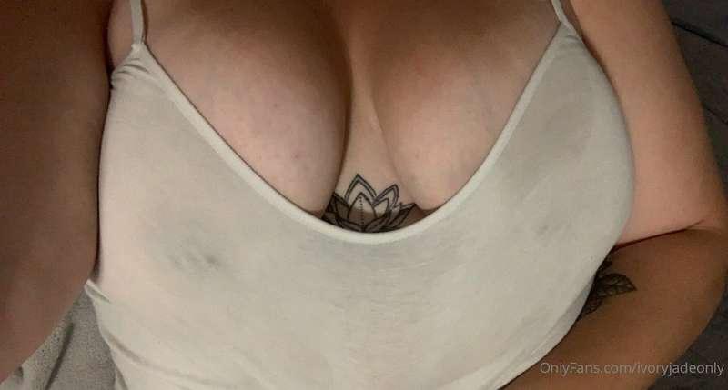 Just a tease for you 🖤