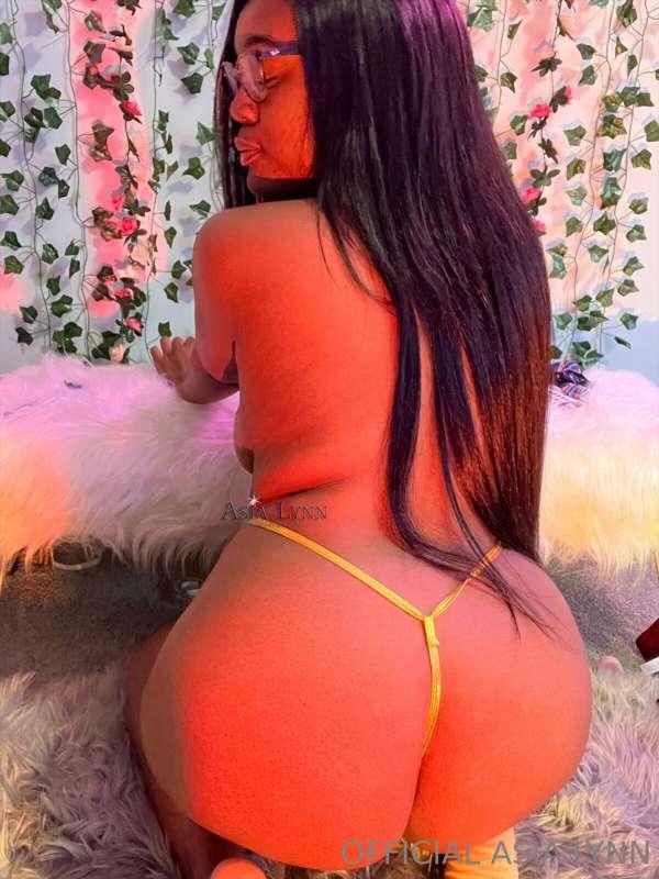 # mmm 🤤

@xasialynnx ✨