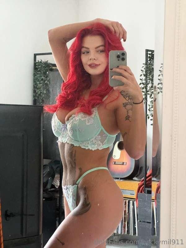 Do you like a redhead?😈