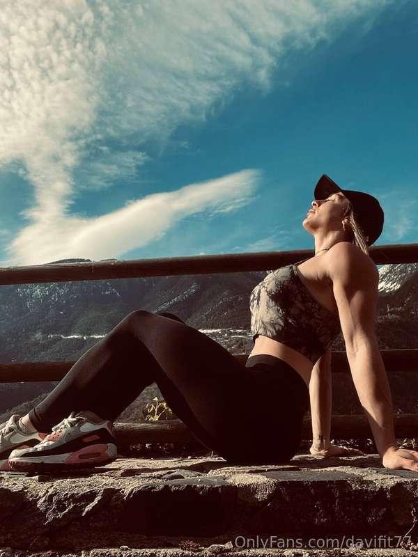 Super relaxed enjoying my day off!!