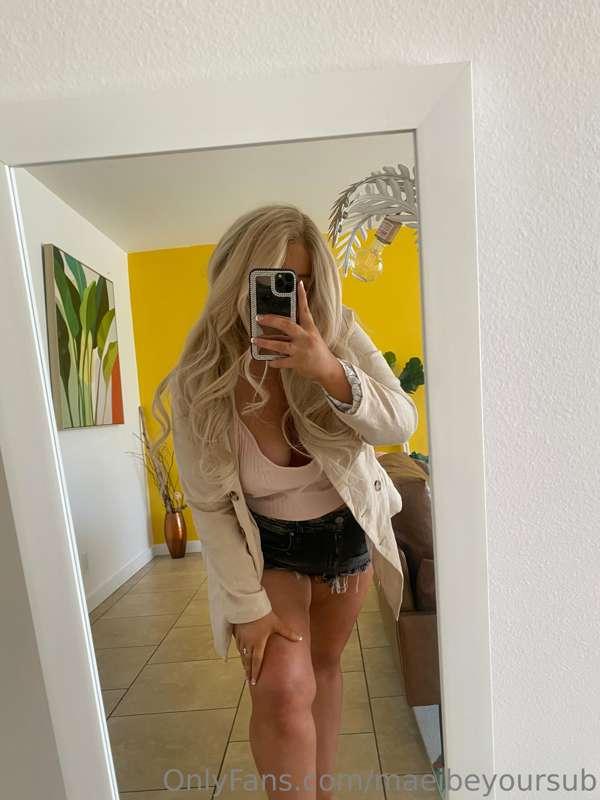 What do we think of this milf outfit ? 🥰😘