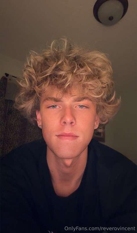 Let’s make this holy day… unholy. 😈📿