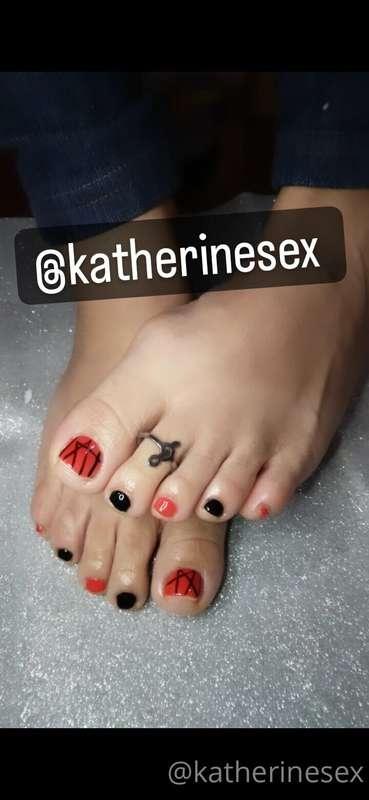 Here's a Nail Special Hands 💅🧡 and Feet 👣💛 I hope you like i..