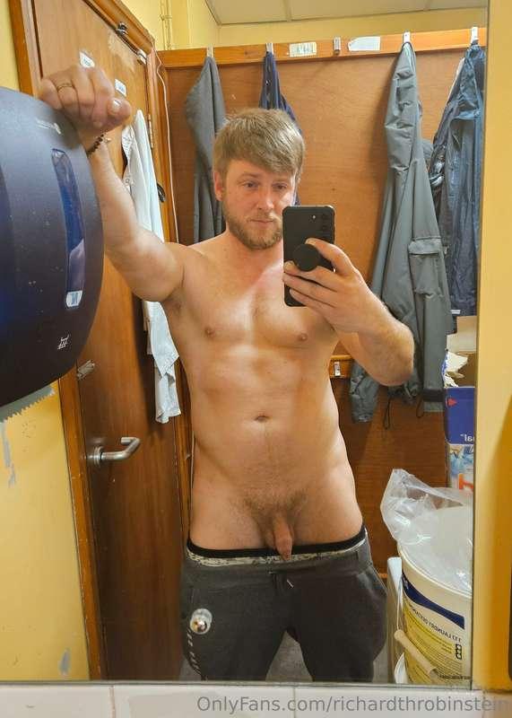 Swipe to pull my pants down 😘