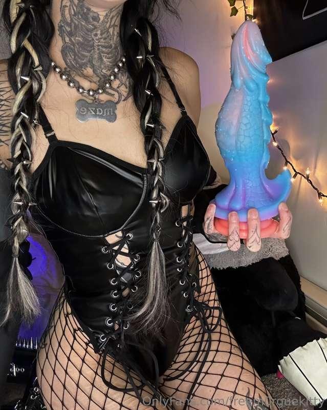 ripped my fishnets and stuffed my pussy with this XL fantasy..