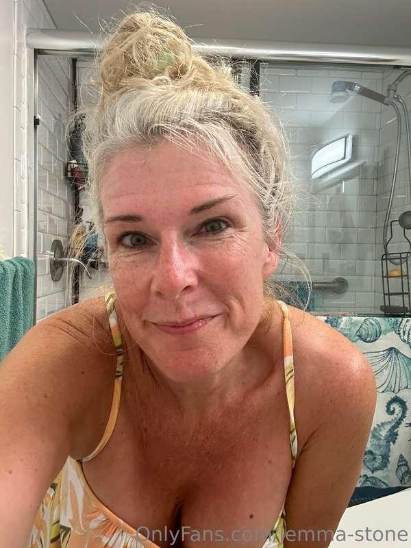 cum and join me in a shower baby 💦💦