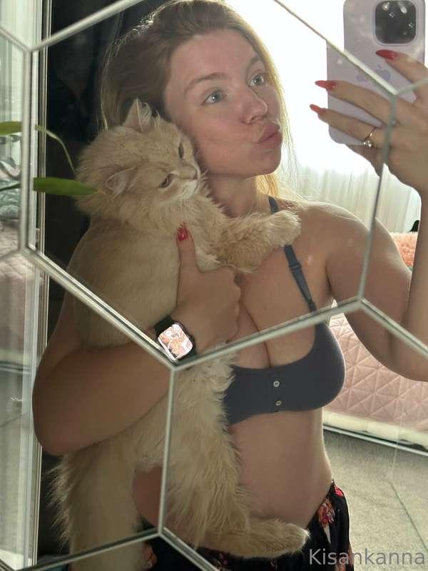 Two kitty 🐈‍⬛😃