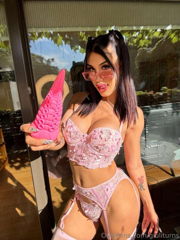 🐙Pink lace + writhing tentacle = your wildest fantasyI take ..