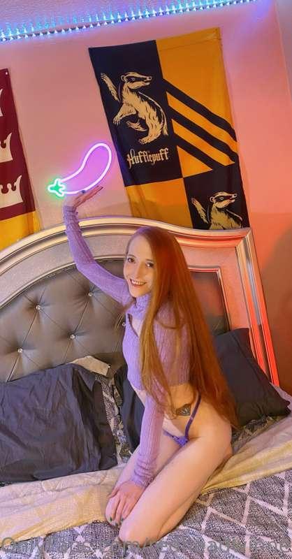 Good morning everyone 🥰 do you like my new light?! 😜