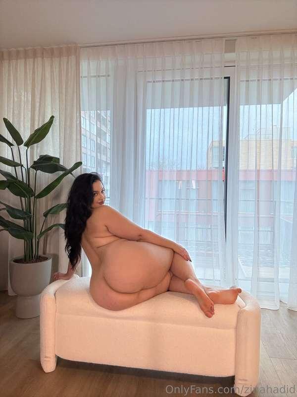 zinahadid image #1